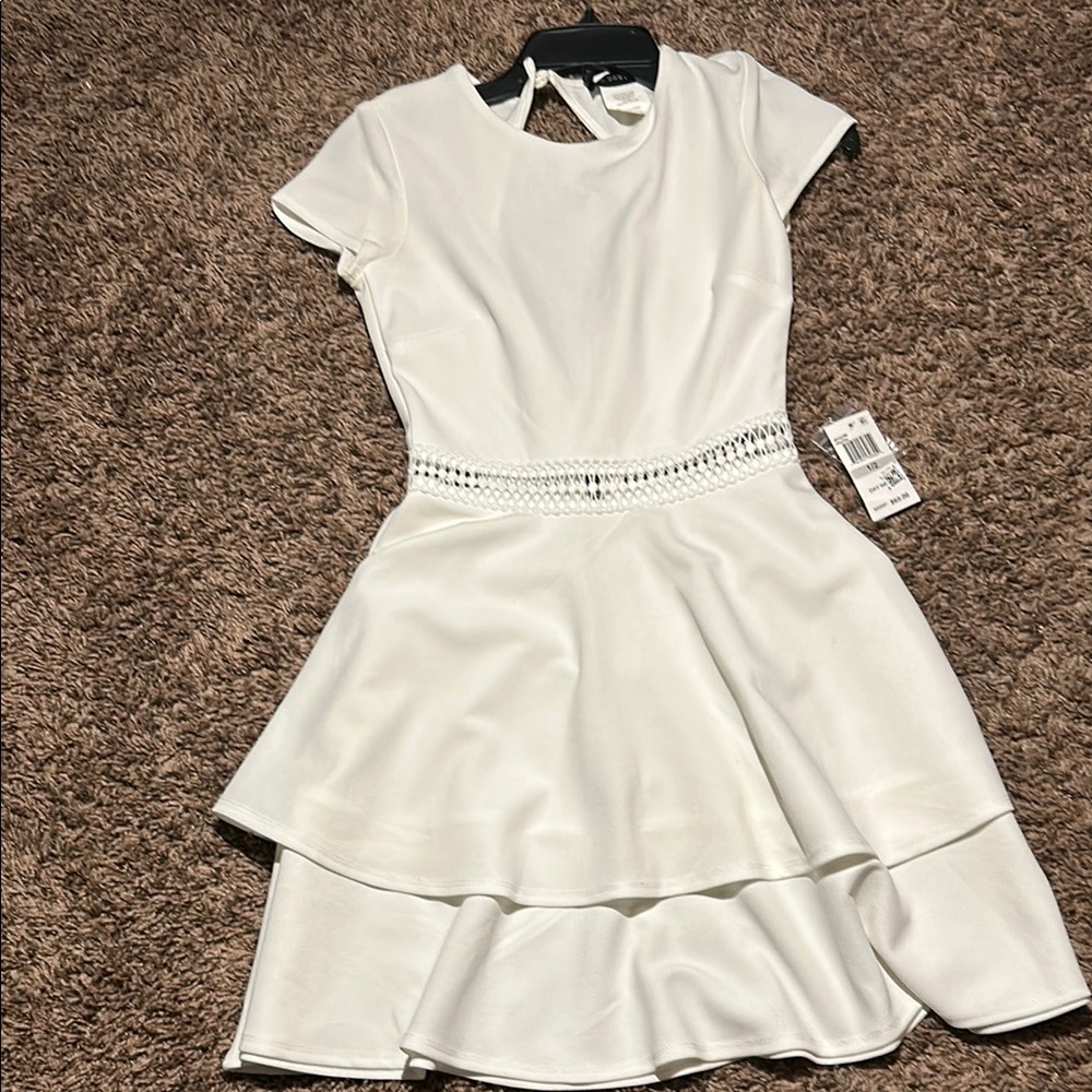 Elegant White Short Sleeve Dress